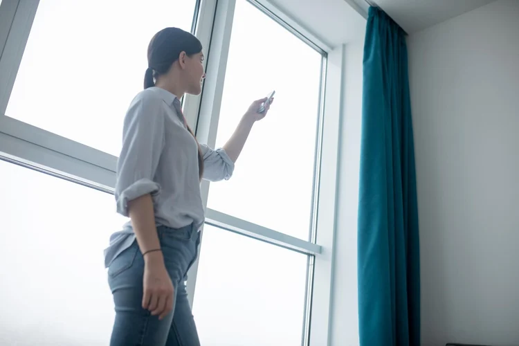 Smart Blinds or Motorized Curtains — Passive Cooling That Actually Works
